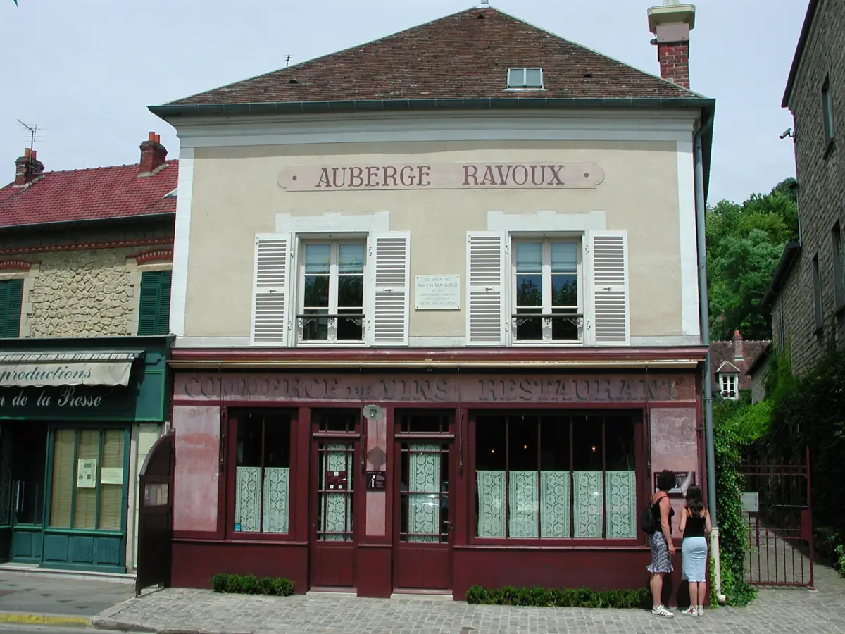 La façade de l'Auberge Ravoux