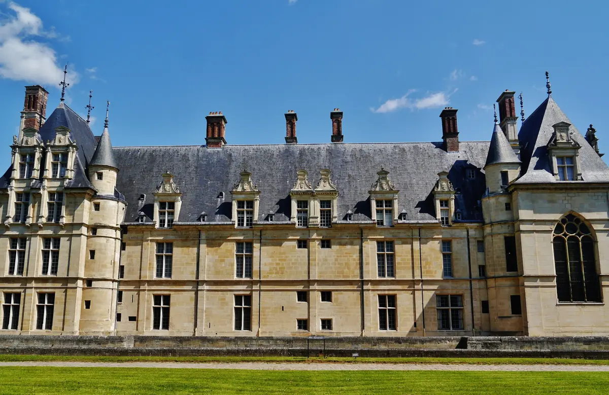 La façade sud du château d'Écouen