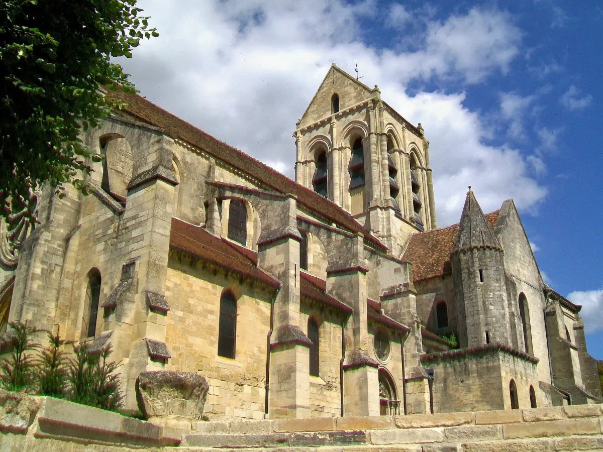 L’église Notre-Dame d’Auvers-sur-Oise, peinte par Van Gogh